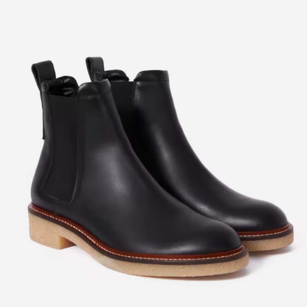 Everlane Chelsea Boot in Black